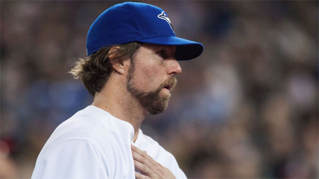 Dickey: Pitchers must perform despite pain