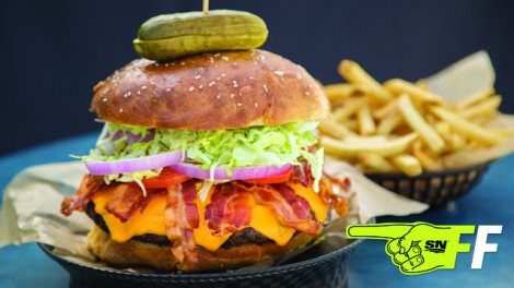 Just in time for summer, Fan Fuel looks at the best food to try at your favourite MLB ballpark. Today we check out Tropicana Field and the Tampa Bay Rays. Ladies and gentlemen, the Fan vs. Food Challenge.