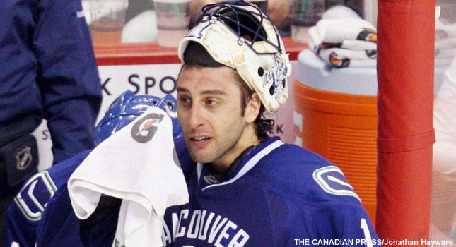 Luongo relinquishes Canucks' captaincy - The Globe and Mail