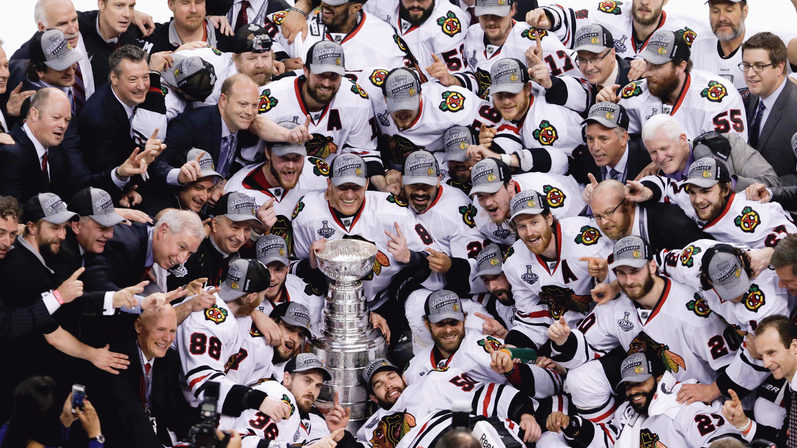 Blackhawks move within 1 win of Stanley Cup title