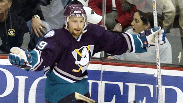 Anaheim’s Petr Sykora ended his team’s second round, game one match against the Dallas Stars in 2003 at 48 seconds of the 5th overtime. (AP/Tom Olmscheid)