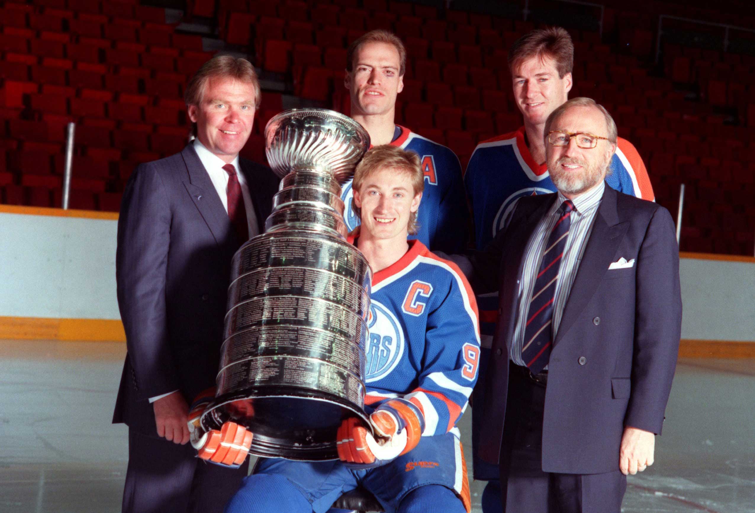 Wayne Gretzky LA Kings 1990-91 Red & Black Stripe Broder RARE