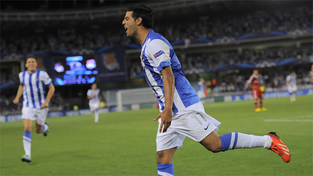 Manchester United vs. Real Sociedad – Manchester United’s greatest test in Group A is most likely the Sociedad. Coming off a dominant 4-0 aggregate win over Lyon to make the group stage, Sociedad plays a controlling style in midfield but also take advantage of other teams with a speedy counter-attack led by Carlos Vela. (AP/ Alvaro Barrientos)