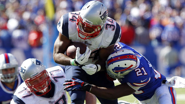 Shane Vereen is expected to be a big pass catcher for the New England Patriots this season, but the running back actually ran for 101 yards against the Buffalo Bills (AP/Bill Wippert)