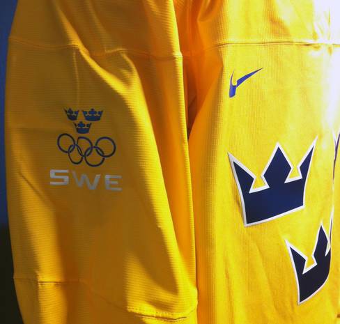 LOOK: Nike unveils Olympic hockey jerseys for USA, Canada 
