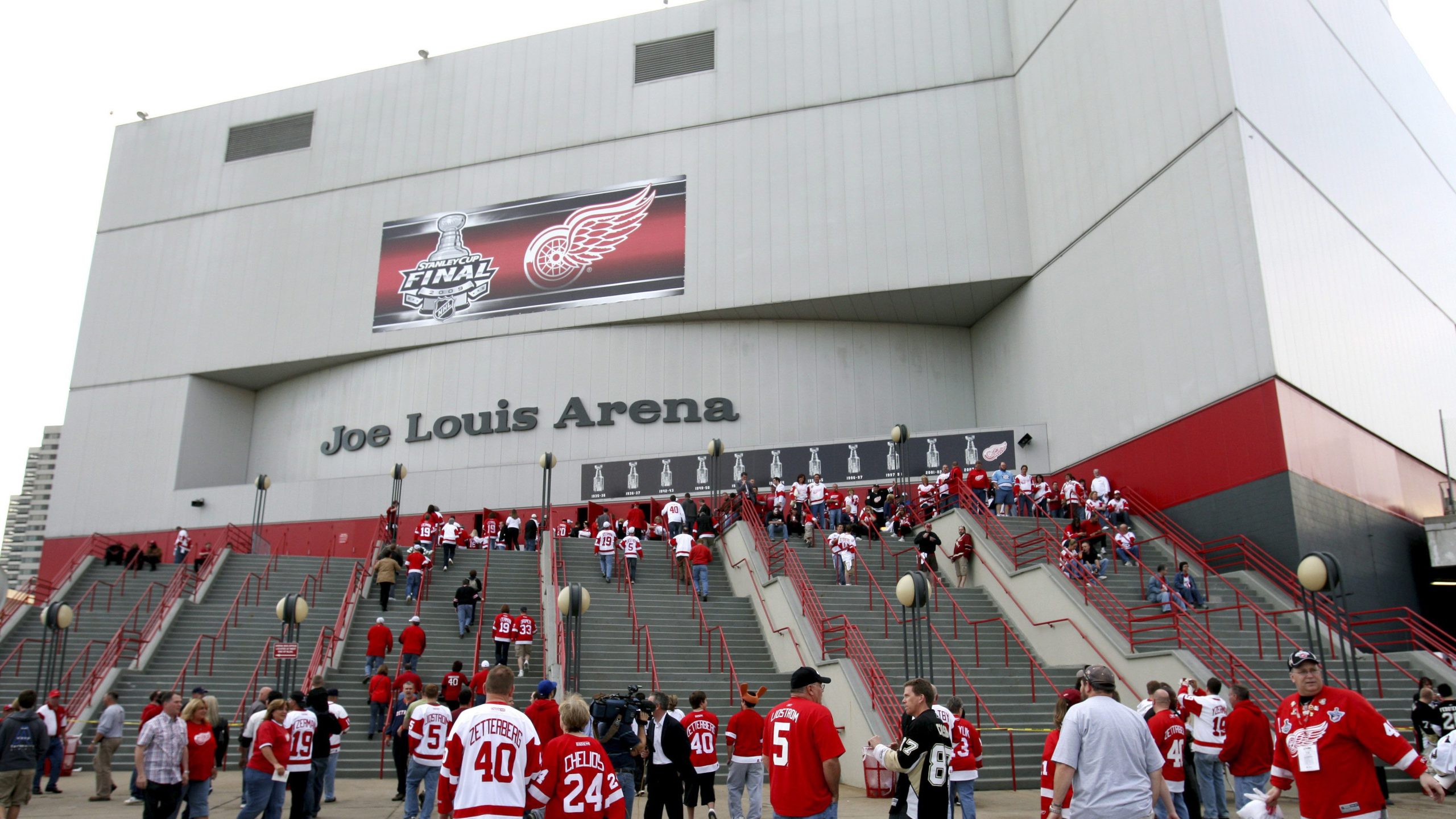 Wings get final Joe Louis Arena lease approved