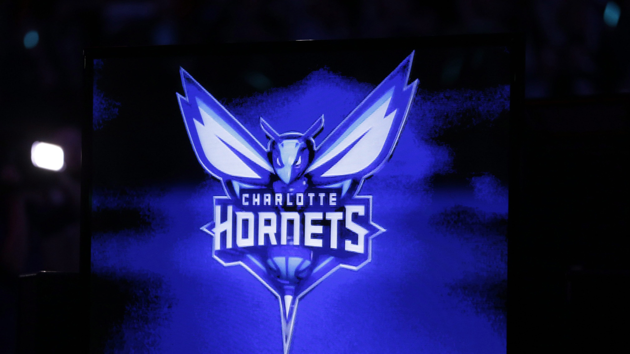 Hornets expect to change name to Pelicans