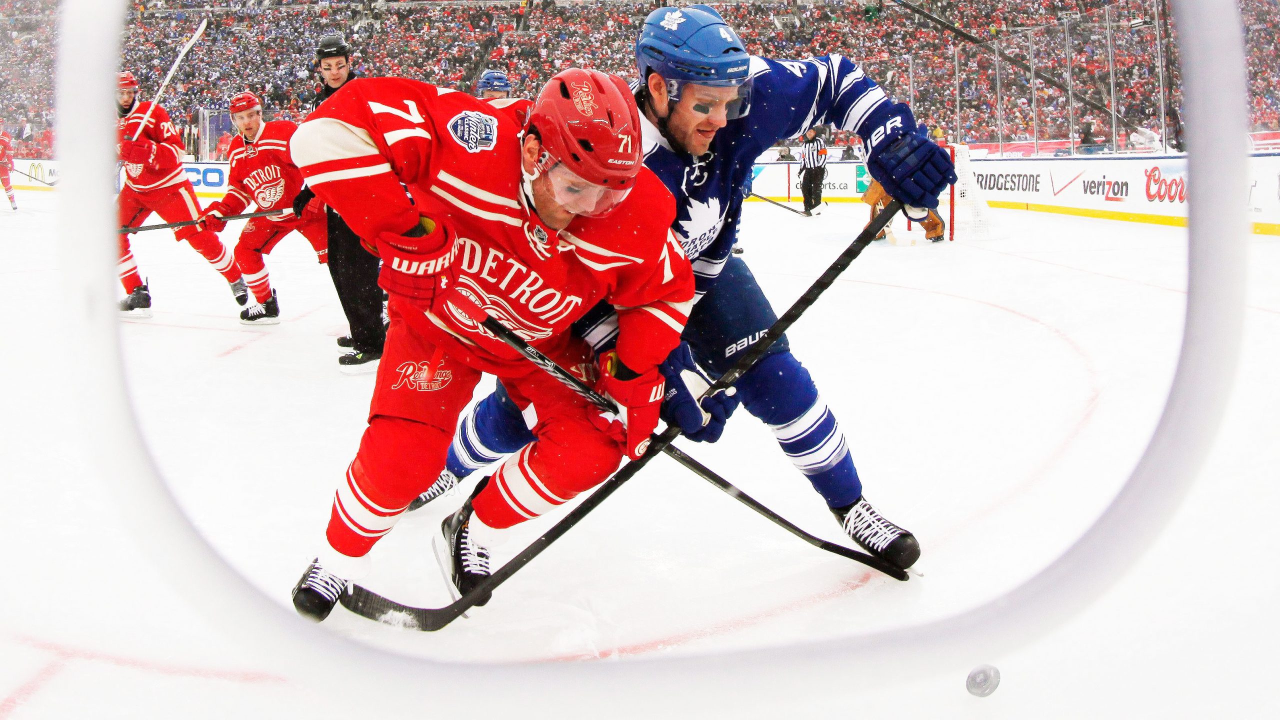 Shanahan drawing on Red Wings' past to build Leafs' future