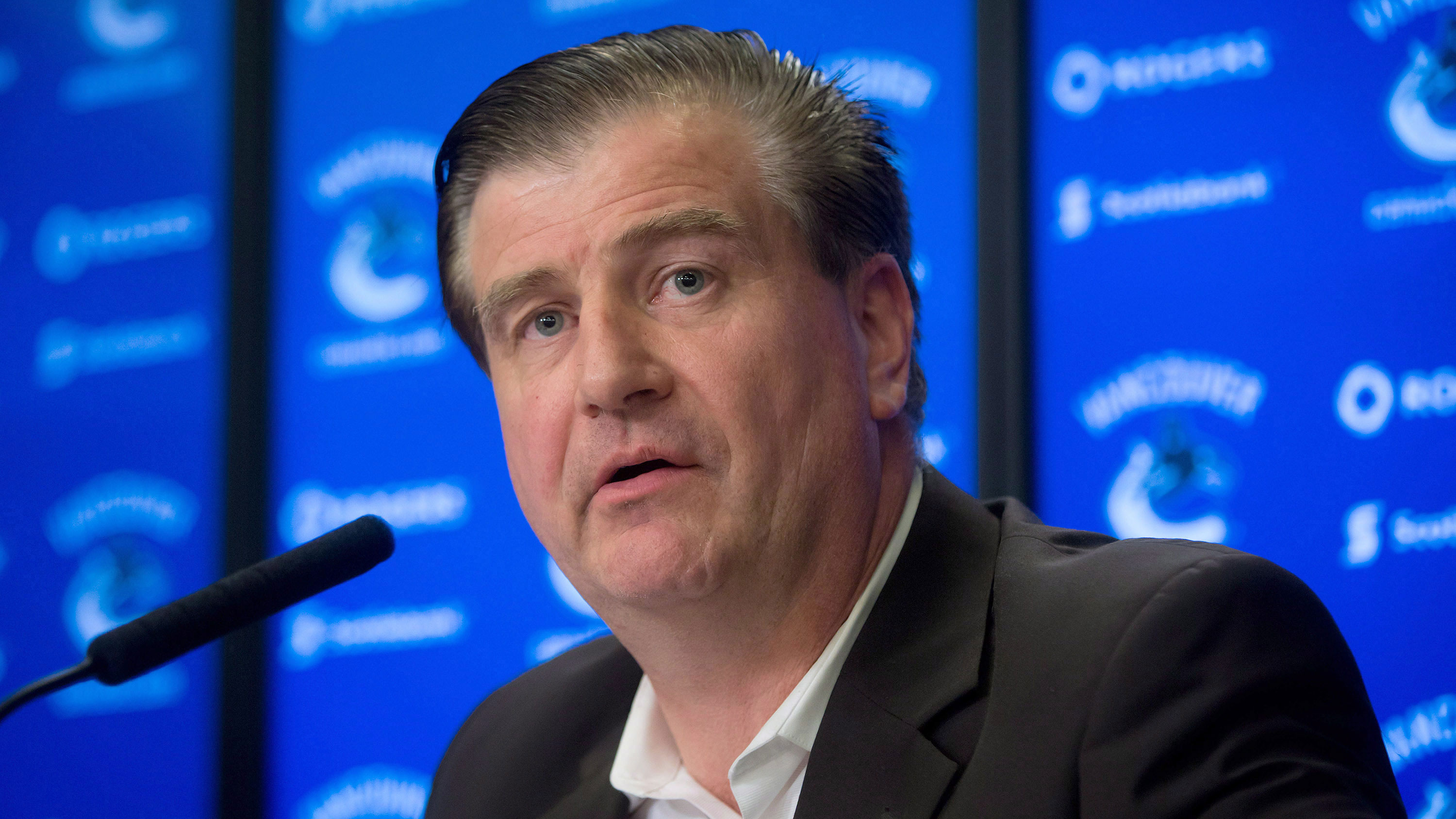Canucks extend GM Jim Benning's contract beyond 2019-20 season