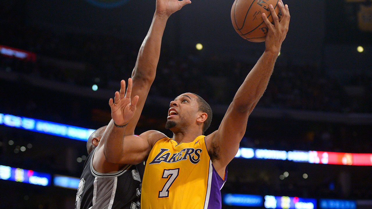 Lakers’ Henry hurts Achilles tendon in practice