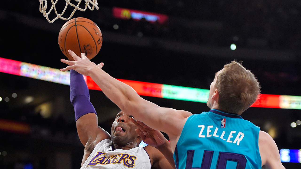 kobe playing for hornets