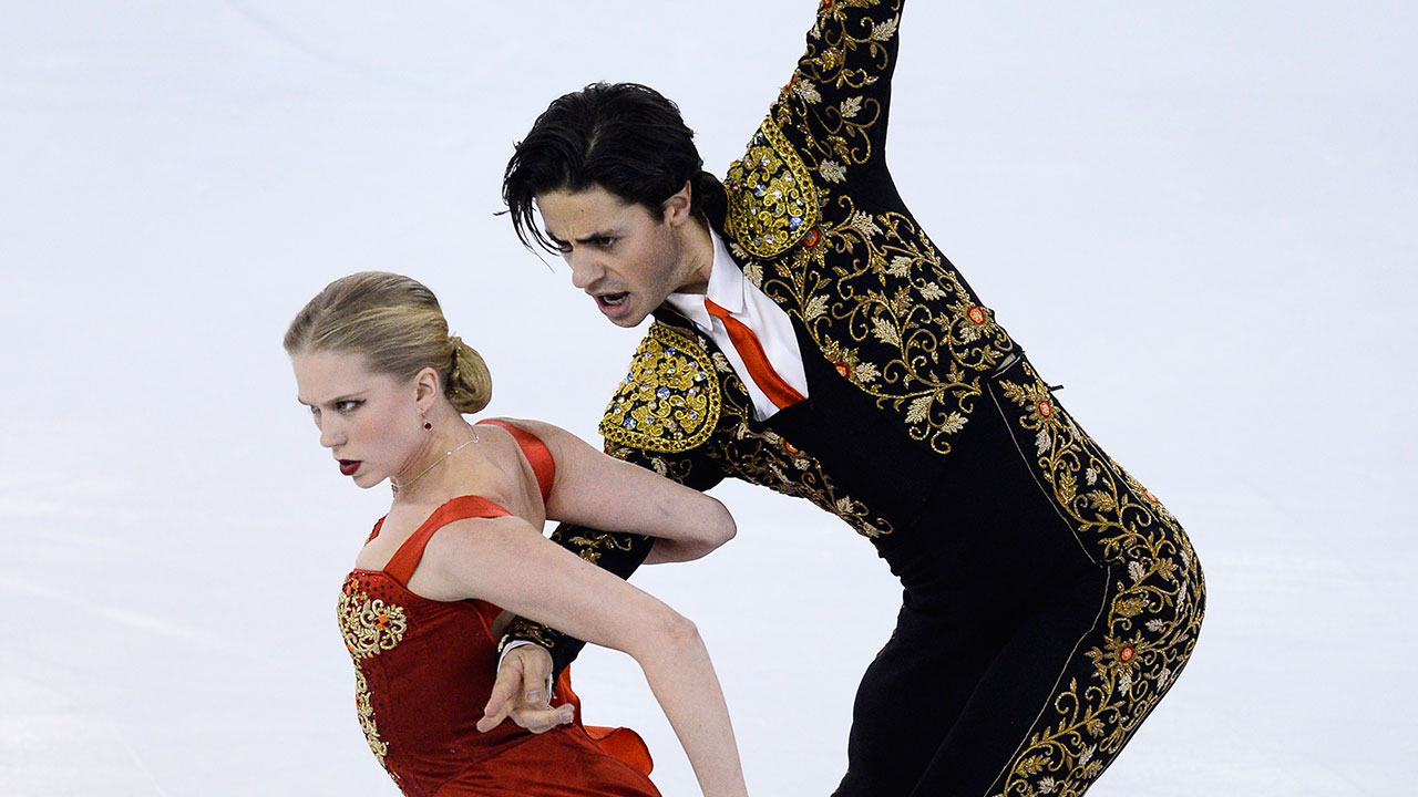 Kaitlyn-Weaver-Andrew-Poje-Barcelona-ice-danc