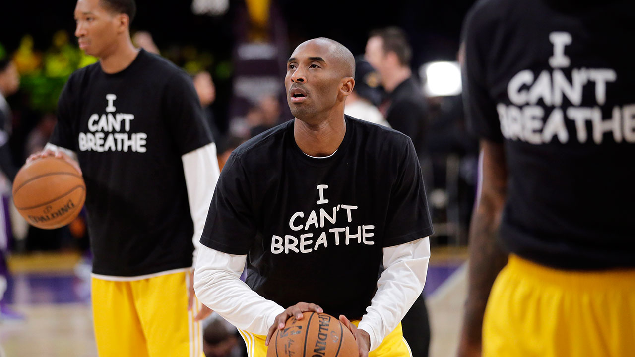 Bryant, Lakers warm up in 'I Can't Breathe' shirts