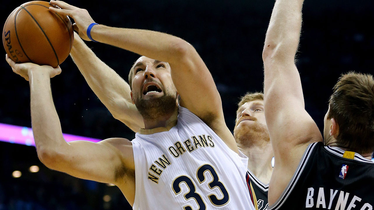 New Orleans Pelicans forward Ryan Anderson (33) in the first