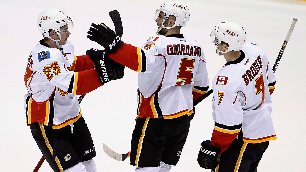 Mark-Giordano;-Calgary-Flames;-NHL