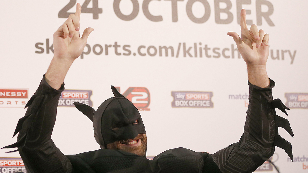 Fury dresses as Batman in bizarre boxing news conference