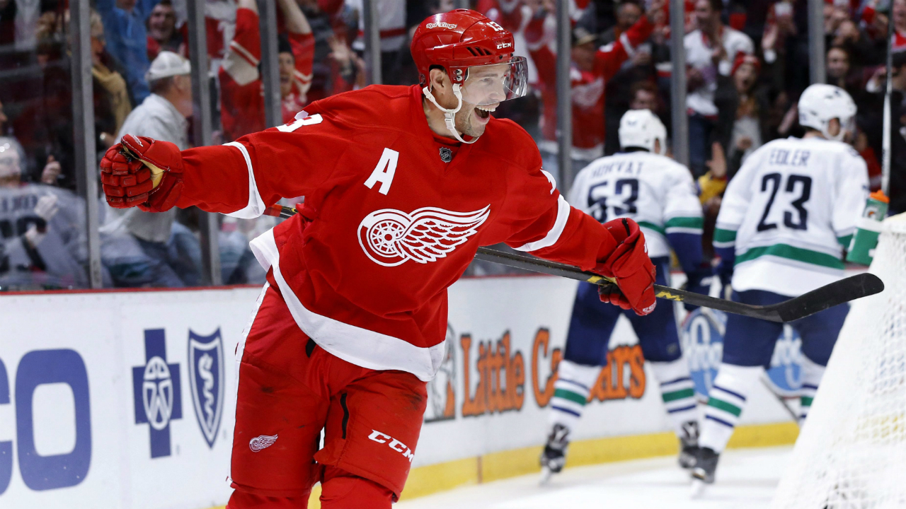 Pavel-Datsyuk-was-drafted-in-the-sixth-round,-so-naturally-you-can-freak-out-over-any-draft-pick-your-team-trades/acquires.-(AP-Photo/Paul-Sancya)