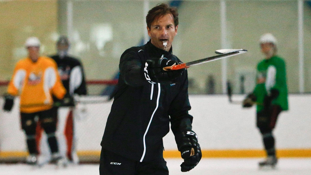 Ducks name Dallas Eakins as new head coach - Sport