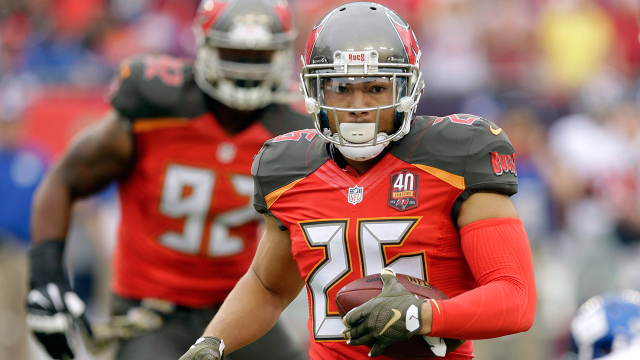Sterling-Moore;-Tampa-Bay-Buccaneers;-NFL;-Buffalo-Bills