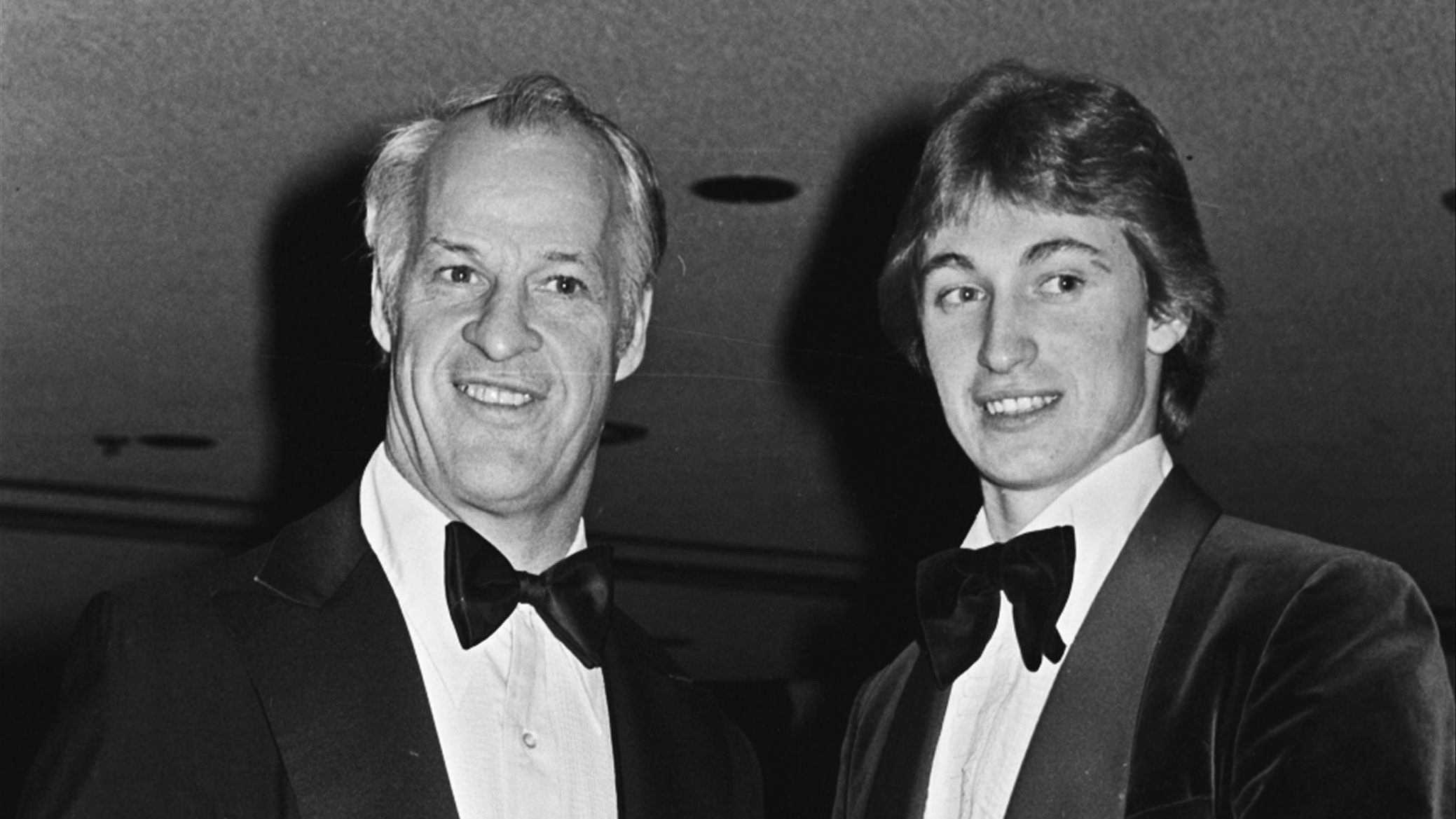 Gretzky tells stories of meeting his idol, Gordie Howe