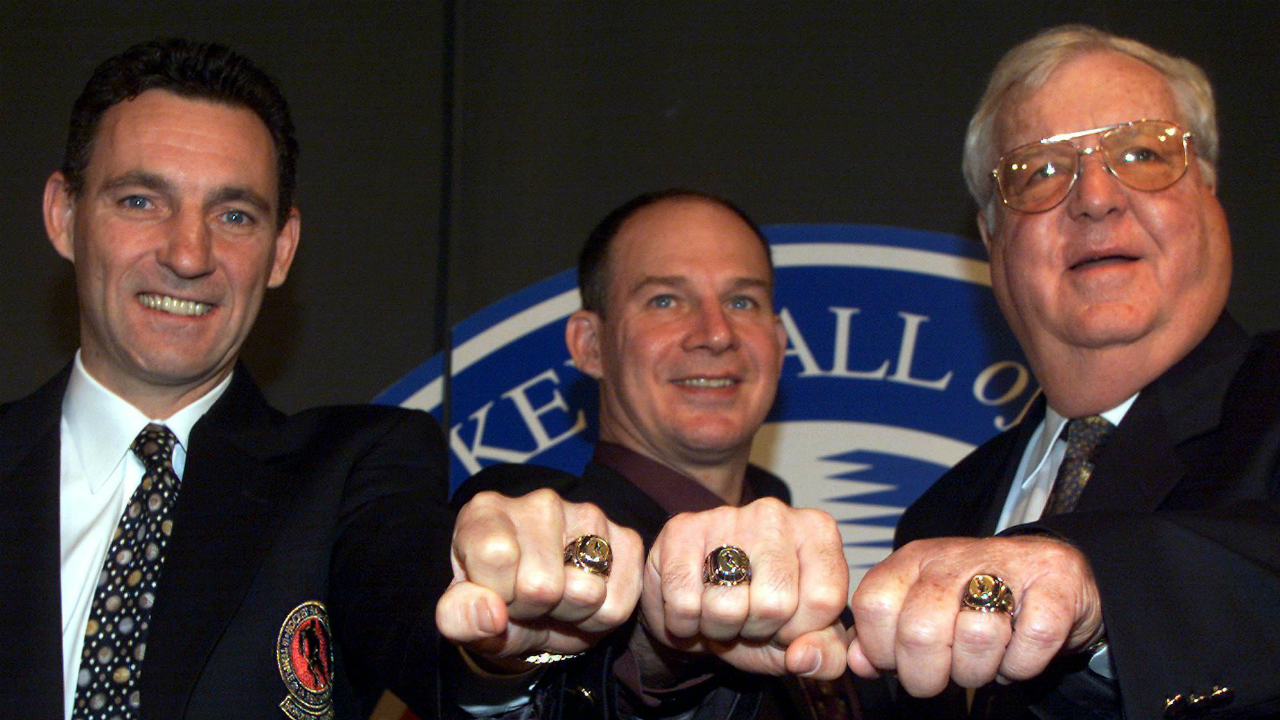 Walter-Bush-(right),-posing-with-Joe-Mullen-(centre)-and-Denis-Savard,-has-died-at-age-86.-(CP-PHOTO/Frank-Gunn)