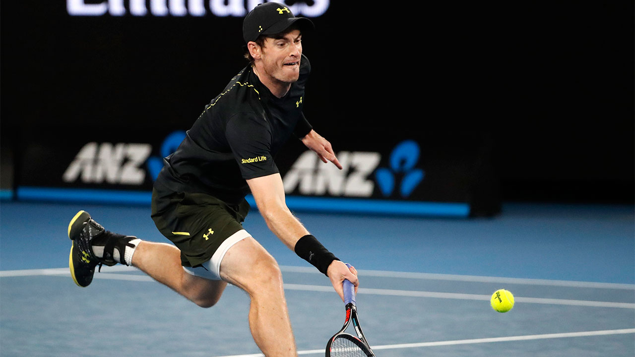 Murray, Federer stay course Australian Open