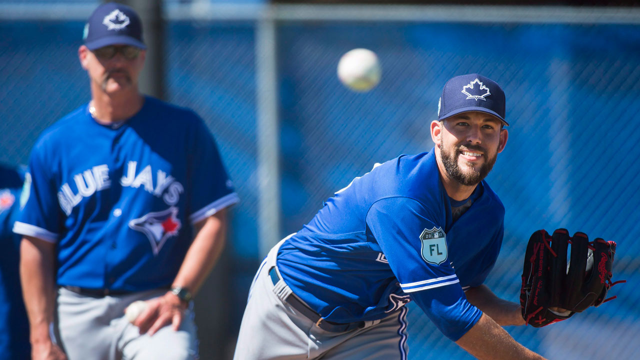Ryan-Tepera-works-under-the-supervision-of-Blue-Jays-pitching-coach-Pete-Walker.-(Nathan-Denette/CP)