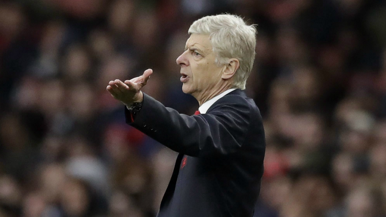 In-this-Saturday,-Oct.-22,-2016-file-photo,-Arsenal's-manager-Arsene-Wenger-gestures-during-the-English-Premier-League-soccer-match-between-Arsenal-and-Middlesbrough-at-the-Emirates-Stadium-in-London.-(Matt-Dunham/AP)