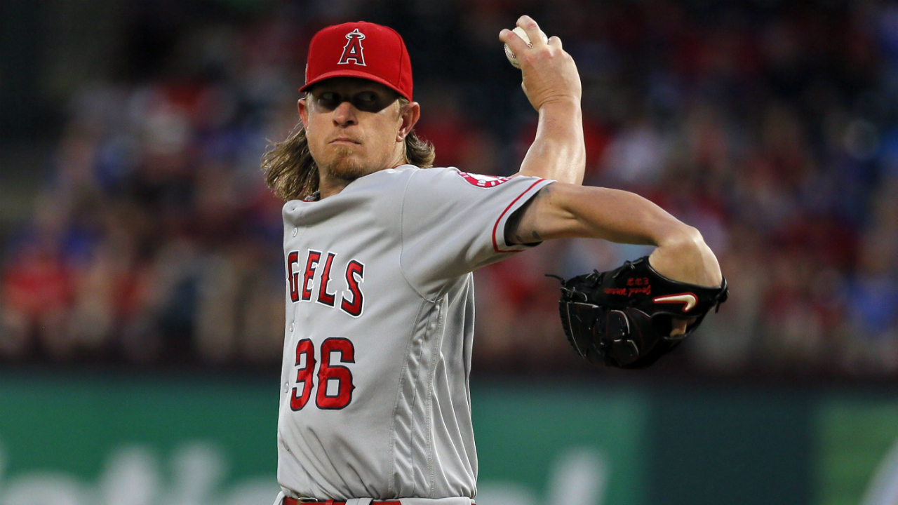 Los-Angeles-Angels-starting-pitcher-Jered-Weaver-throws-to-the-Texas-Rangers-in-the-first-inning-of-a-baseball-game,-Wednesday,-Sept.-21,-2016,-in-Arlington,-Texas.-(Tony-Gutierrez/AP)