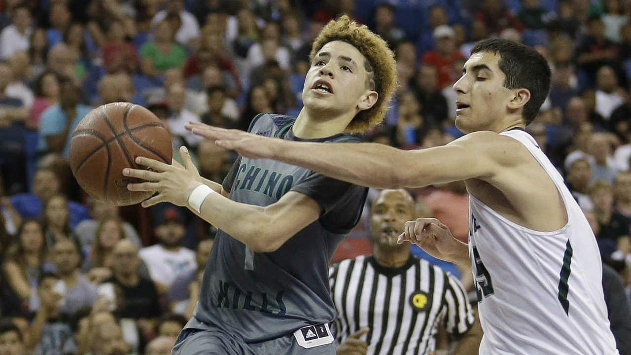 In-this-March-26,-2016,-file-photo,-Chino-Hills'-Lamelo-Ball,-left,-goes-to-the-basket-against-De-La-Salle's-Jordan-Ratinho-during-the-second-half-of-the-CIF-boys'-Open-Division-high-school-basketball-championship-game-in-Sacramento,-Calif.-Chino-Hills-won-70-50.-Ball-scored-92-points-to-help-Chino-Hills-beat-Los-Osos-146-123-on-Tuesday,-Feb.-7,-2017.-(Rich-Pedroncelli/AP)