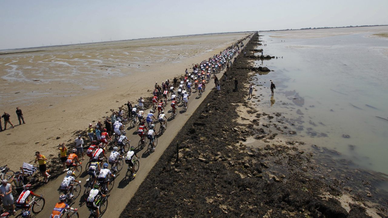 The-Passage-du-Gois.-(Christophe-Ena,-File/AP)