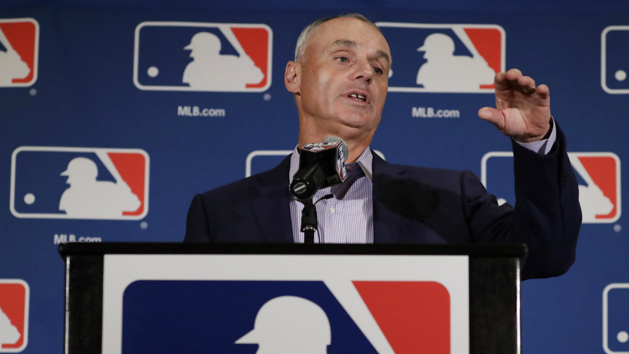 Major-League-Baseball-Commissioner-Rob-Manfred-answers-questions-at-a-news-conference-Tuesday,-Feb.-21,-2017,-in-Phoenix.-(Morry-Gash/AP)