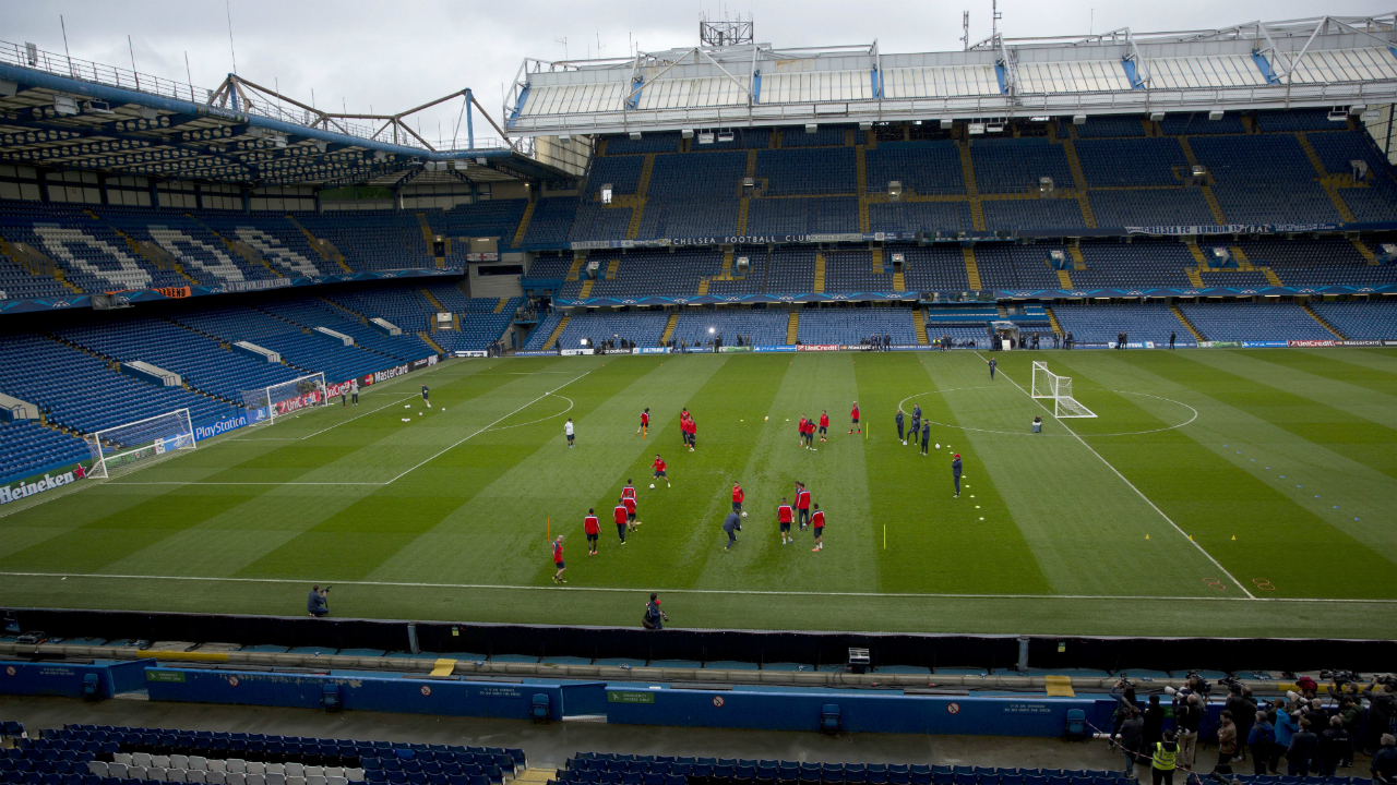 This-is-a-Monday,-April-7,-2014-file-photo-of-members-of-the-Paris-Saint-Germain-team-take-part-in-a-training-session-at-Chelsea's-Stamford-Bridge-stadium-in-London.-London-Mayor-Sadiq-Khan-on-Monday-March-6,-2017,-approved-plans-for-Chelsea-to-redevelop-Stamford-Bridge,-the-latest-hurdle-overcome-by-the-Premier-League-leaders-in-the-building-process.-Chelsea-has-decided-to-turn-its-existing-home-into-a-60,000-seat-stadium-rather-than-relocating-in-west-London.-(Matt-Dunham,-File/AP)
