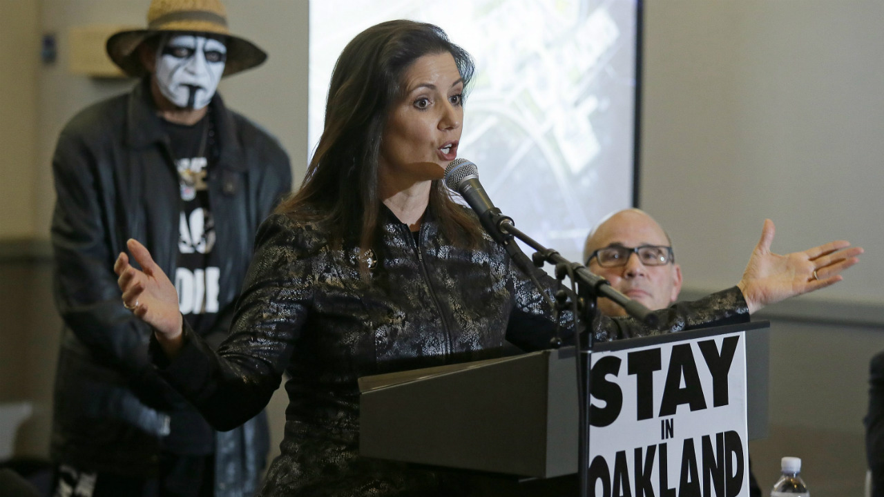 Oakland-Mayor-Libby-Schaaf-gestures-while-speaking-during-a-rally-to-keep-the-Oakland-Raiders-from-moving-Saturday,-March-25,-2017,-in-Oakland,-Calif.-NFL-owners-are-expected-to-vote-on-the-team's-possible-relocation-to-Las-Vegas-on-Monday-or-Tuesday-at-their-meeting-in-Phoenix.-(Eric-Risberg/AP)