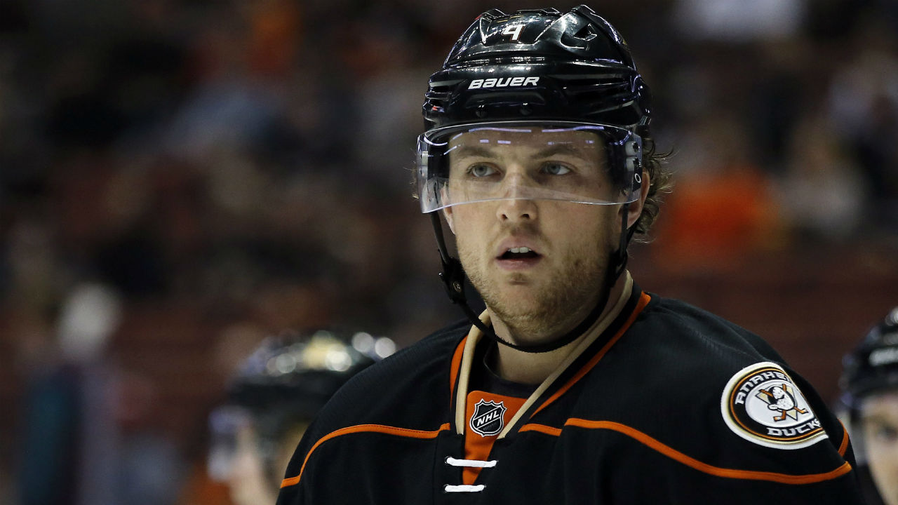 Cam Fowler signs contract extension with Anaheim Ducks