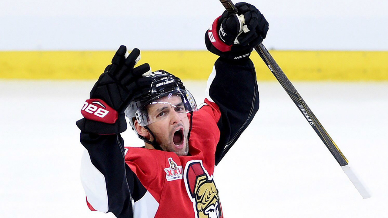 Ottawa-Senators-left-wing-Clarke-MacArthur-(16)-celebrates-his-goal-during-second-period-of-game-two-NHL-Stanley-Cup-hockey-playoff-action-against-the-Boston-Bruins,-in-Ottawa,-Saturday,-April-15,-2017.-(Sean-Kilpatrick/CP)