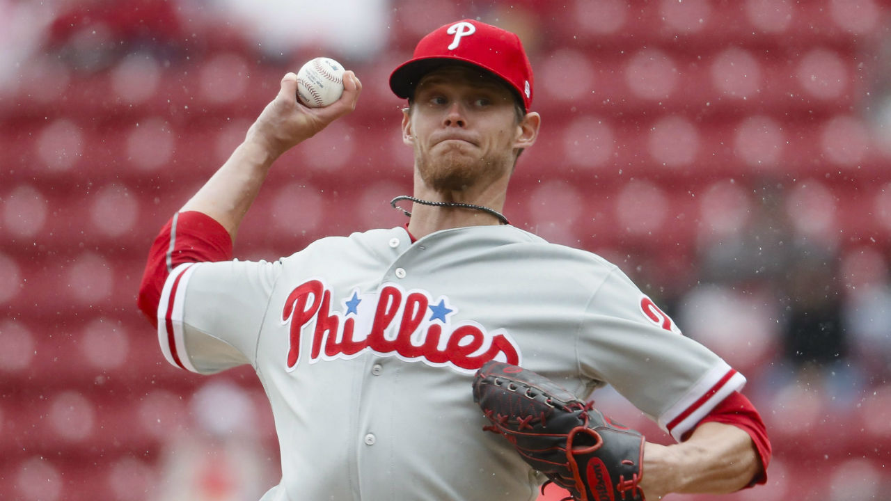 Philadelphia-Phillies-starting-pitcher-Clay-Buchholz-throws-in-the-first-inning-of-a-baseball-game-against-the-Cincinnati-Reds,-Thursday,-April-6,-2017,-in-Cincinnati.-(John-Minchillo/AP)