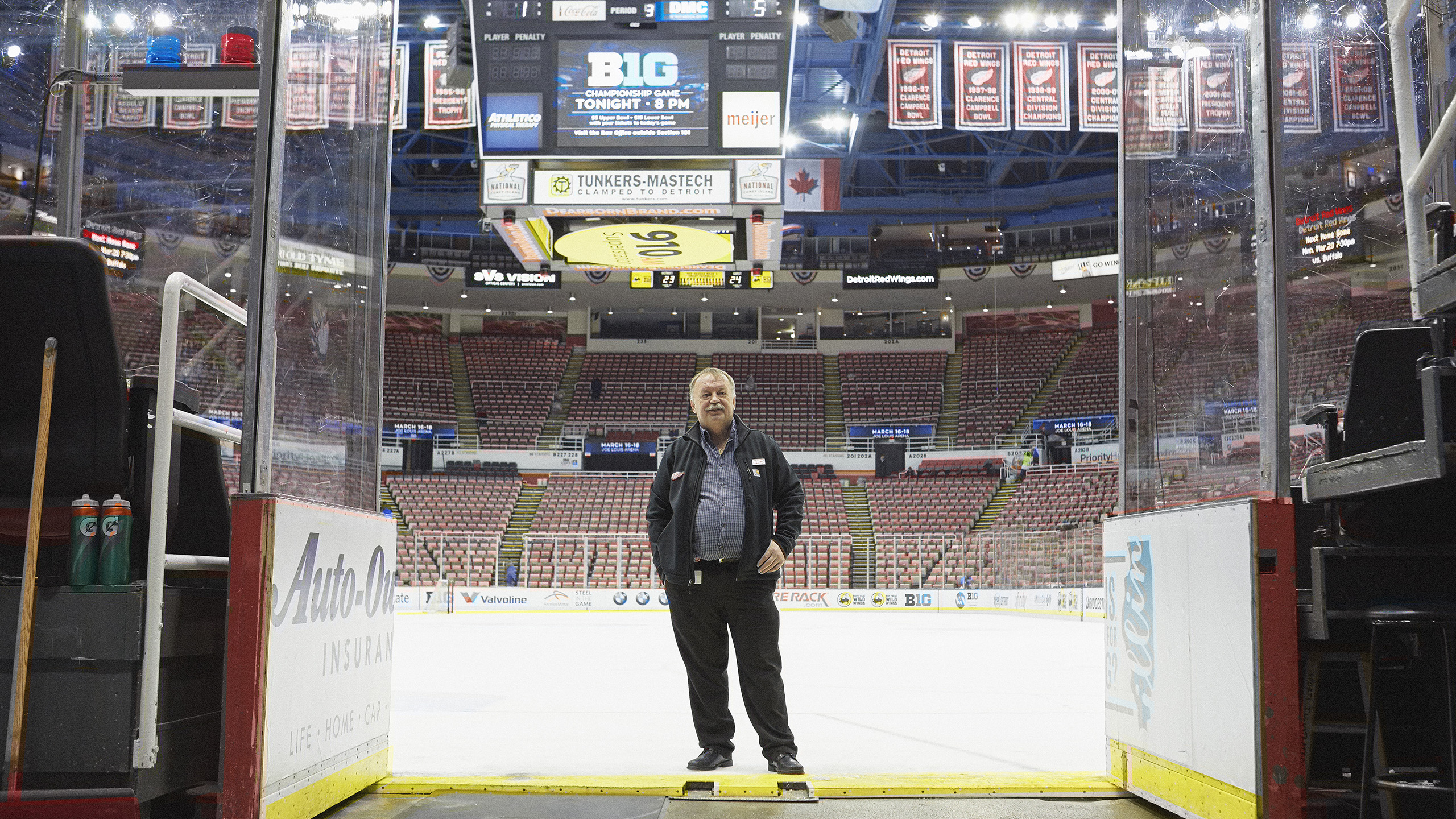 Joe Louis Arena Scoreboard  Scoreboard, Joe louis arena, Signage