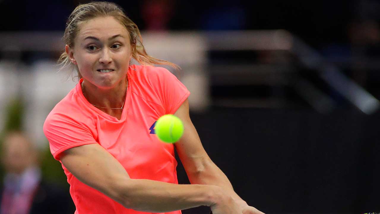 Sasnovich rallies past Cornet, advances to Cleveland final