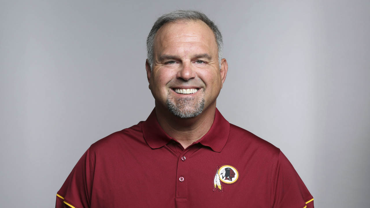 This-is-a-2016-photo-of-Greg-Manusky-of-the-Washington-Redskins-NFL-football-team.-With-new-defensive-coordinator-Greg-Manusky-and-defensive-line-coach-Jim-Tomsula-setting-the-tone-and-rookies-Jonathan-Allen-and-Ryan-Anderson-bringing-some-fresh-blood,-the-Redskins'-defense-has-a-shot-of-energy-as-it-tries-to-improve-on-back-to-back-28th-ranked-seasons.-(AP-Photo/File)