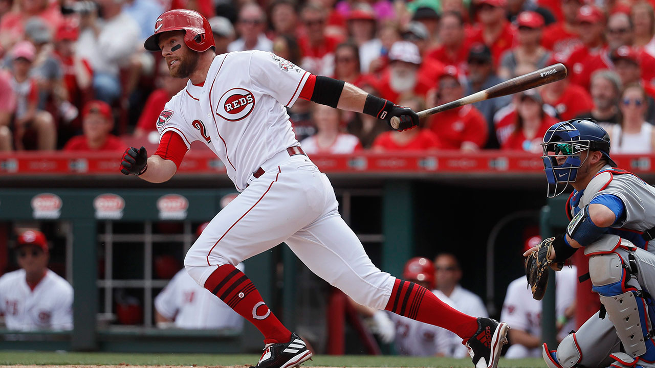 Cincinnati-Reds'-Zack-Cozart-hits-a-double-off-Los-Angeles-Dodgers-starting-pitcher-Hyun-Jin-Ryu-in-the-first-inning-of-a-baseball-game,-Saturday,-June-17,-2017,-in-Cincinnati.-(John-Minchillo/AP)