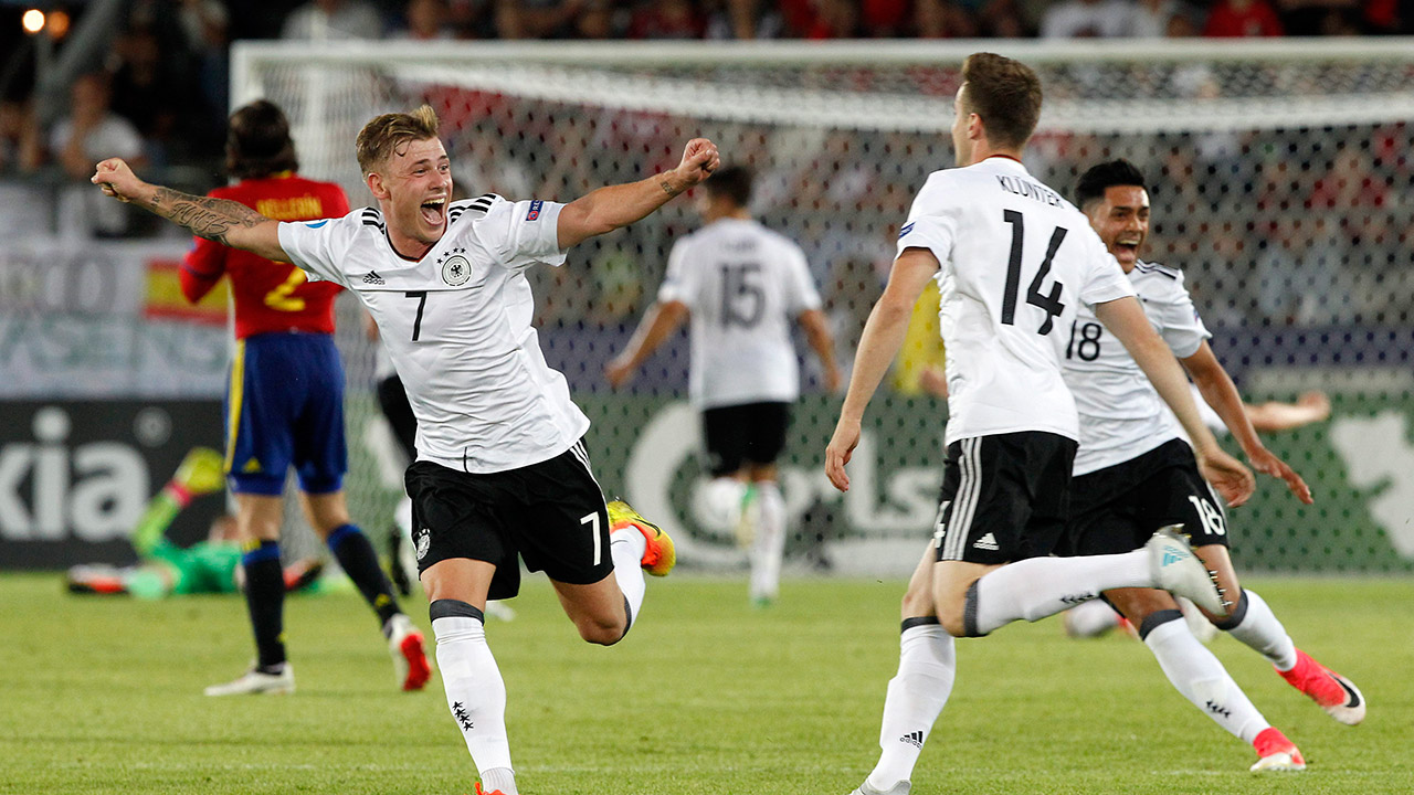 Germany's-Max-Meyer,-front-left,-and-his-teammates-celebrate-winning-the-Euro-Under-21-final-soccer-match-between-Germany-and-Spain-in-Krakow,-Poland,-Friday,-June-30,-2017.-Germany-defeated-Spain-by-1-0.-(Czarek-Sokolowski/AP)