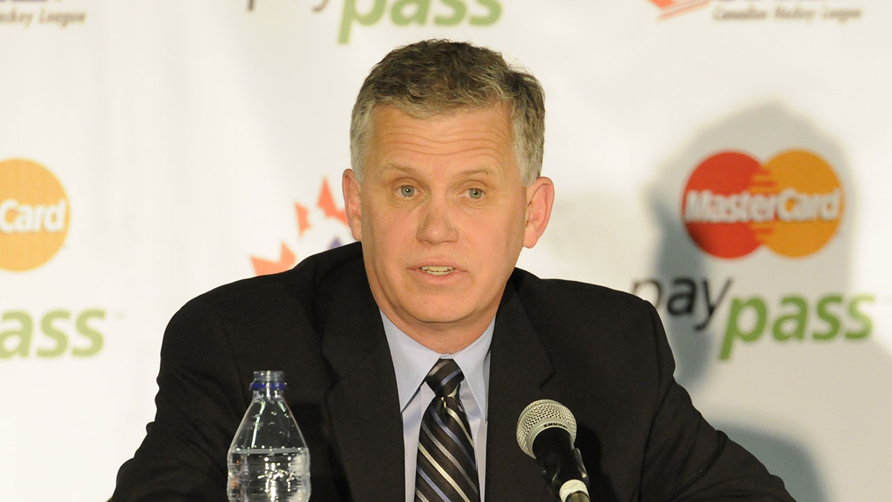 WHL-Commisioner-and-CHL-Vice-President-Ron-Robison-at-the-Canadian-Hockey-League-media-conference-at-the-MasterCard-Memorial-Cup-in-Brandon,-MB-(Aaron-Bell/CHL-Images)