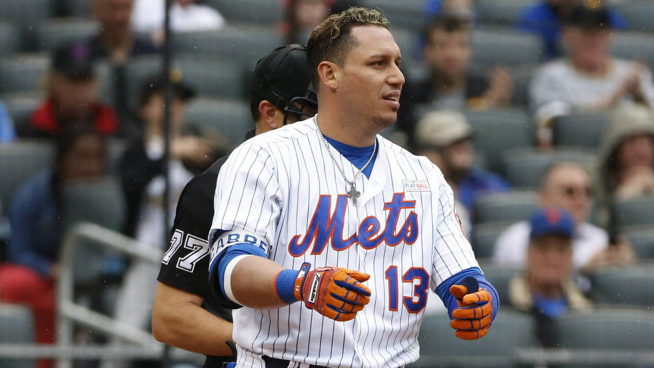 New-York-Mets-Asdrubal-Cabrera-tosses-his-batting-helmet-and-bat-after-home-plate-umpire-Jim-Reynolds-(77),-behind-him,-called-him-out-on-strikes-during-the-fifth-inning-of-a-baseball-game-against-the-Pittsburgh-Pirates,-Sunday,-June-4,-2017,-in-New-York.-(Kathy-Willens/AP)