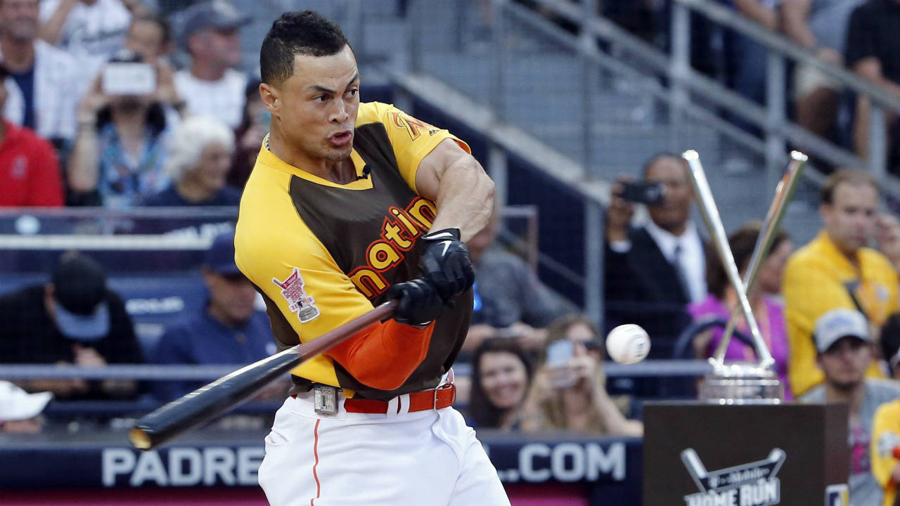 National-Leagues-Giancarlo-Stanton,-of-the-Miami-Marlins,-hits-during-the-MLB-baseball-All-Star-Home-Run-Derby,-Monday,-July-11,-2016,-in-San-Diego.-(Lenny-Ignelzi/AP)