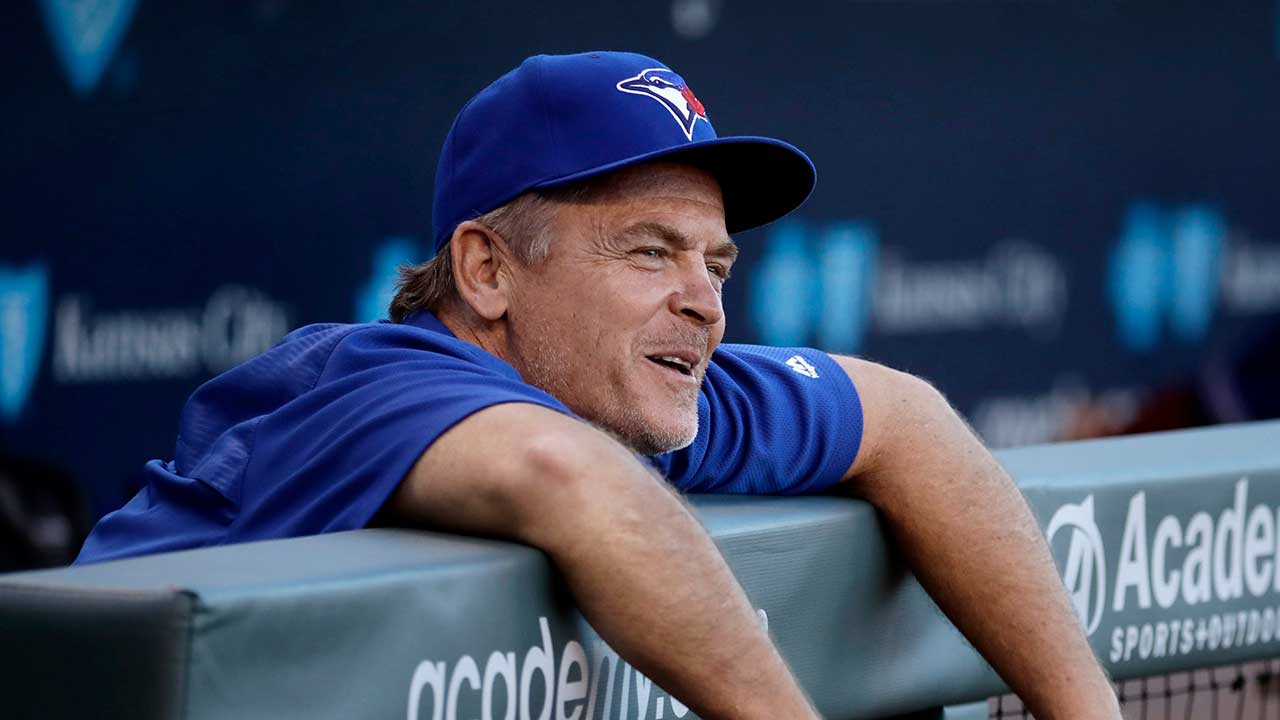 john_gibbons_smiles_from_the_dugout