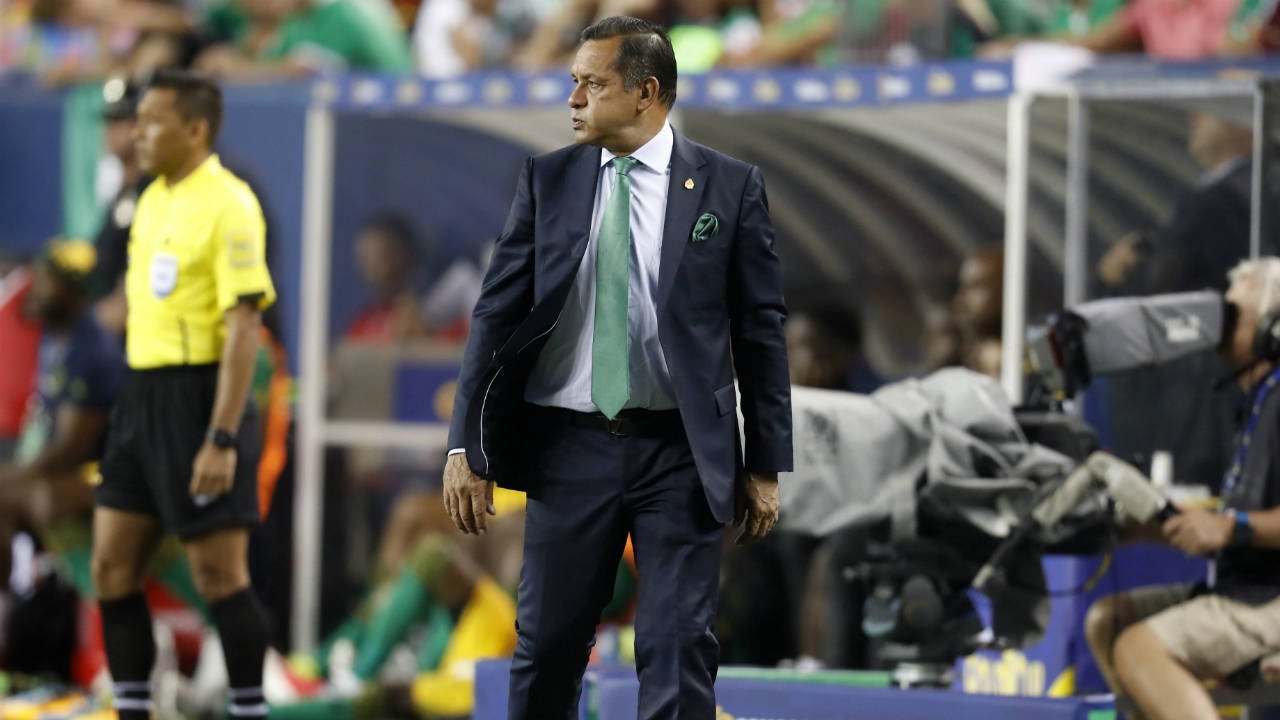 Mexico-coach-Luis-Pompilio-Paez-watches-as-his-team-faces-Jamaica-during-the-first-half-of-a-CONCACAF-Gold-Cup-soccer-match-Thursday,-July-13,-2017,-in-Denver.-(David-Zalubowski/AP)