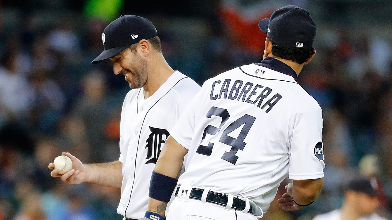Detroit-Tigers-pitcher-Justin-Verlander-smiles-while-talking-to-Miguel-Cabrera.-(Paul-Sancya/AP)