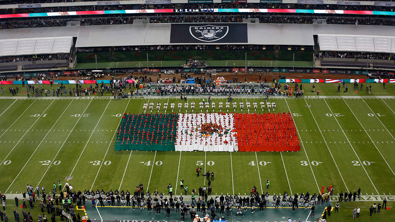 Mexican-national-flag-before-an-NFL-football-game.-(Dario-Lopez-Mills/AP)