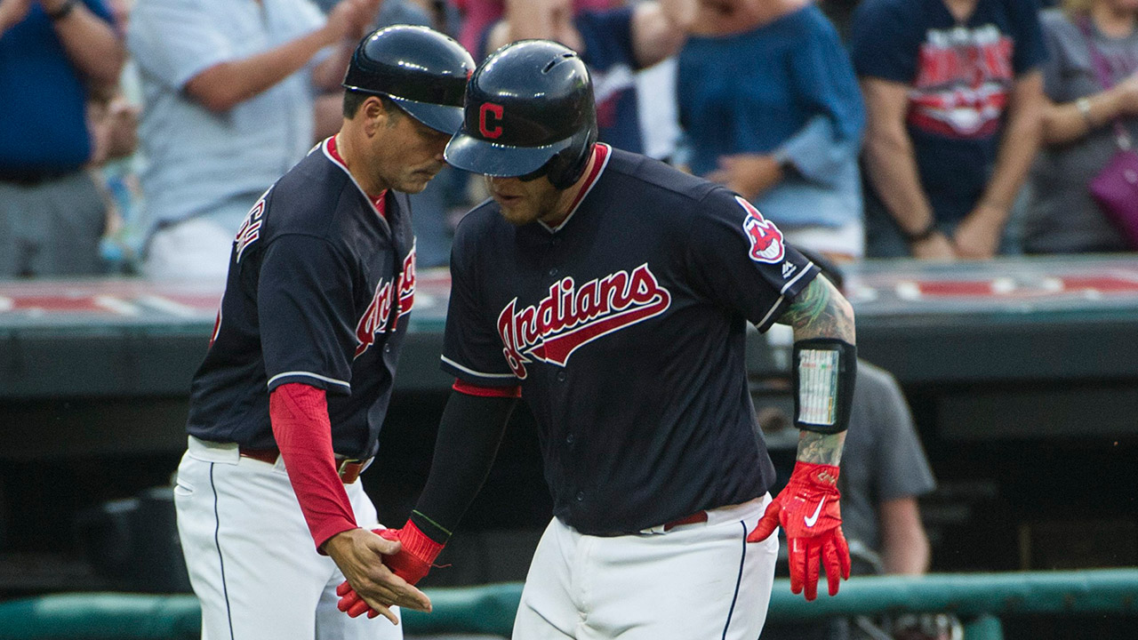 Cleveland-Indians'-Roberto-Perez.-(Phil-Long/AP)
